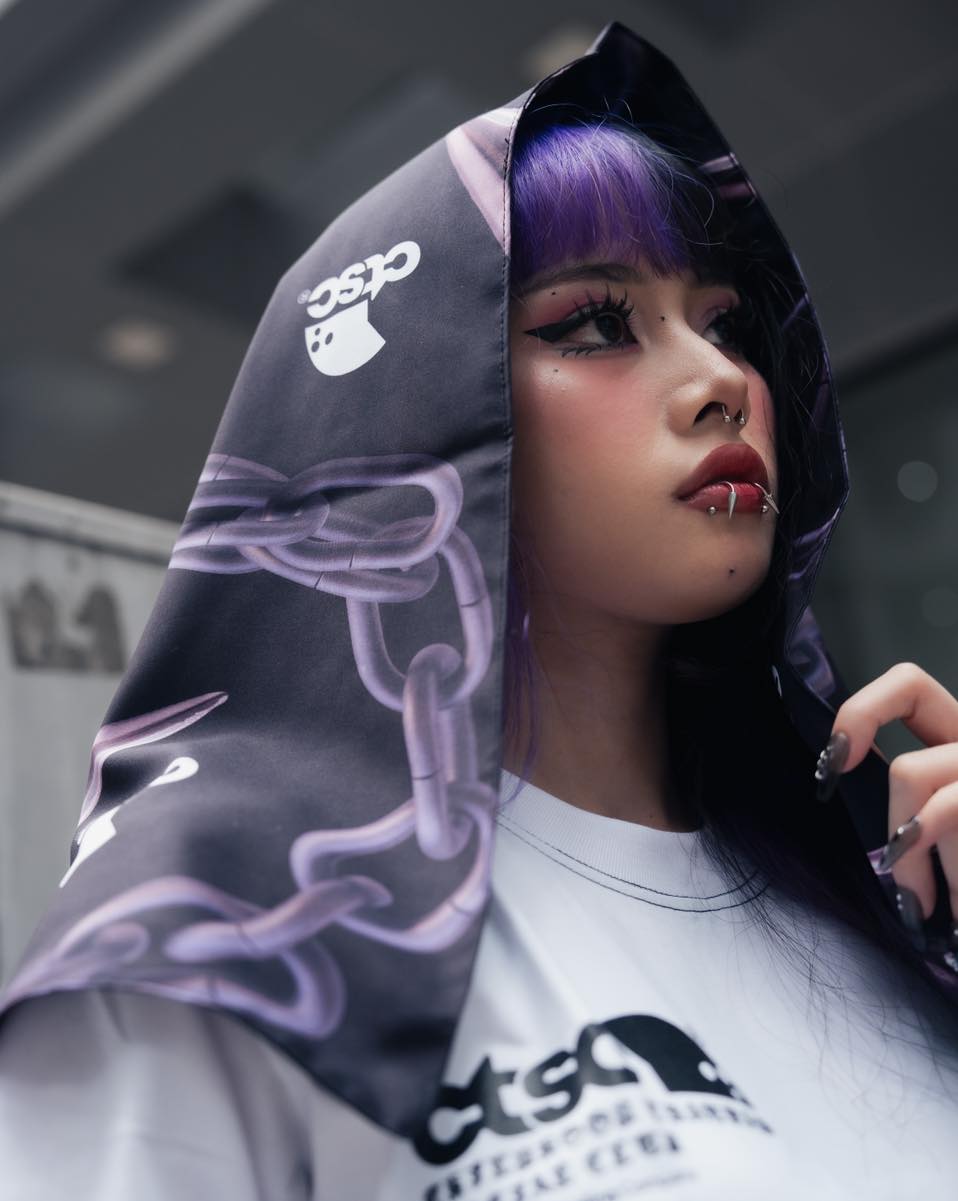REBEL CHAINS SCARF