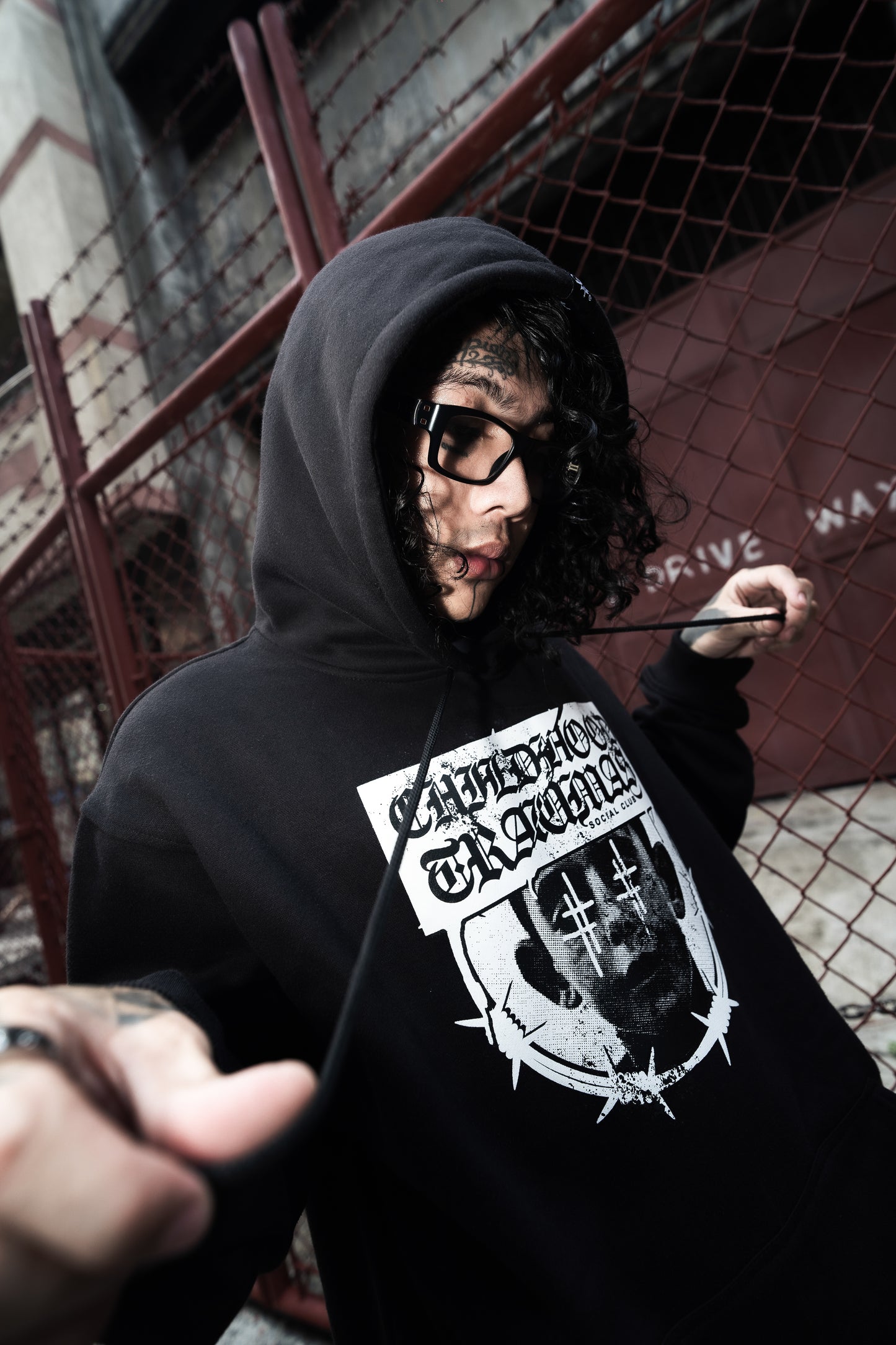 VALIANT HOODIE